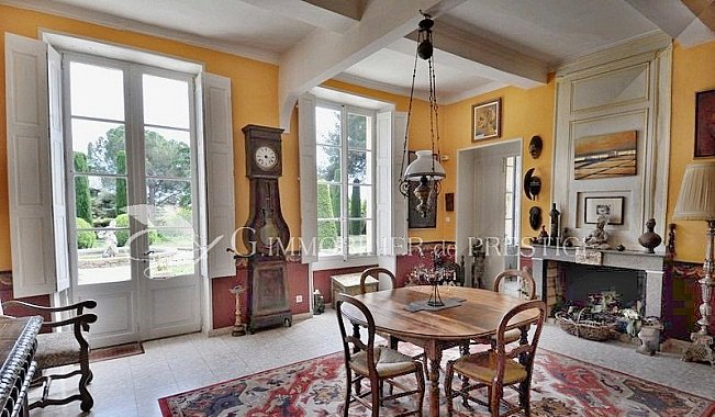 Vente Maison Bourgeoise Carpentras Villas Et Maisons De Village Immobilier Prestige