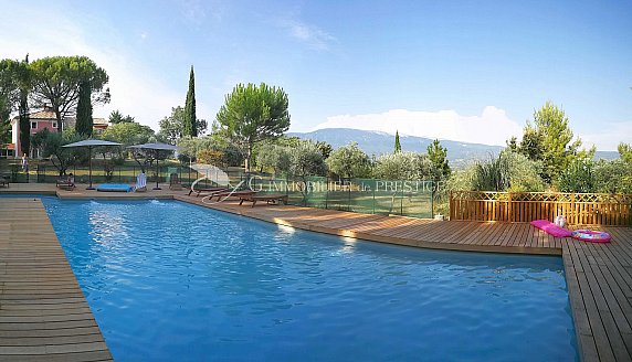 [G. Immobilier de Prestige] A Mormoiron, une bastide avec vue panoramique 