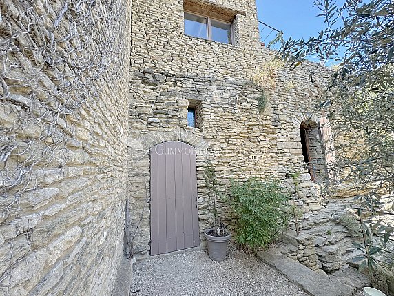 [G. Immobilier de Prestige] En exclusivité, à Saumane de Vaucluse, une maison d'artiste