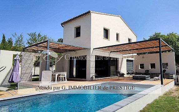 [G. Immobilier de Prestige] À Saint-Pierre-de-Vassols une villa avec piscine 