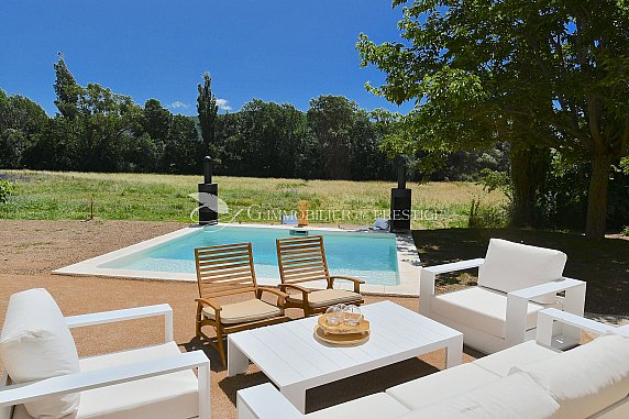 [G. Immobilier de Prestige] En exclusivité, à Sault, un mas restauré avec piscine