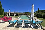[G. Immobilier de Prestige] En exclusivité , A Saint Pierre de Vassols une villa avec une piscine vue Ventoux