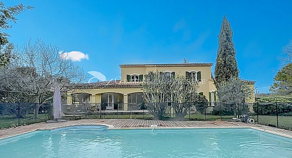 [G. Immobilier de Prestige] A Carpentras, une belle villa avec piscine