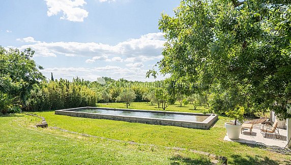 [G. Immobilier de Prestige] A Théziers, une propriété avec bergerie et bassin