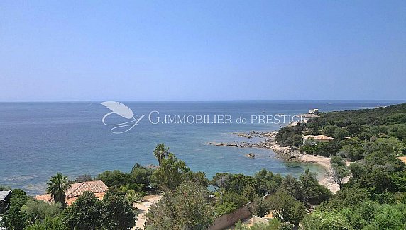 [G. Immobilier de Prestige] A Coti-Chiavari,à quelques pas de la plage, une jolie villa piscine.