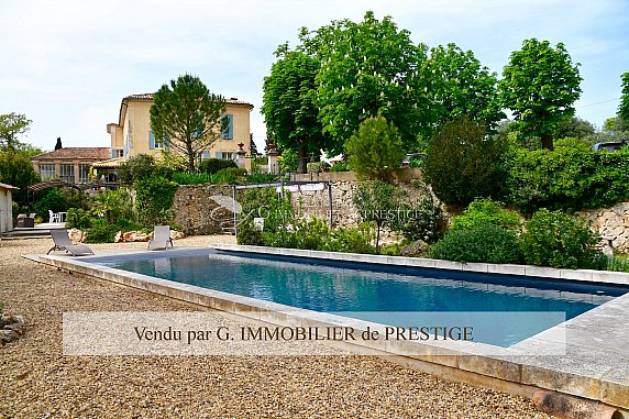 [G. Immobilier de Prestige] Apt, belle bastide avec orangeraie et piscine 