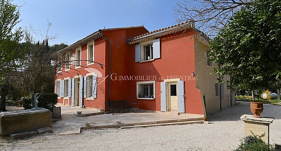 [G. Immobilier de Prestige] A Carpentras, une demeure de maître en bord de rivière