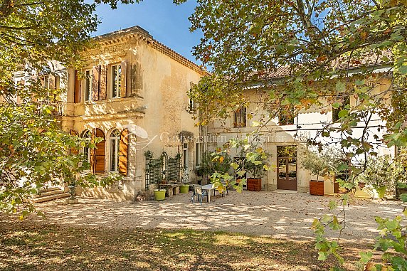 [G. Immobilier de Prestige] Grand avignon Château XIX ème siècle