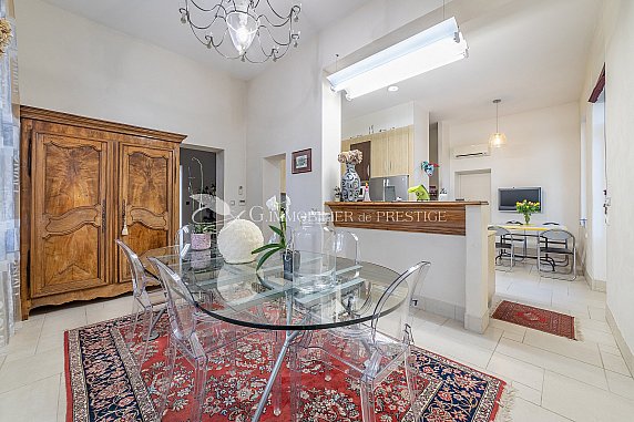 [G. Immobilier de Prestige] A Monteux, un château avec salles de réception
