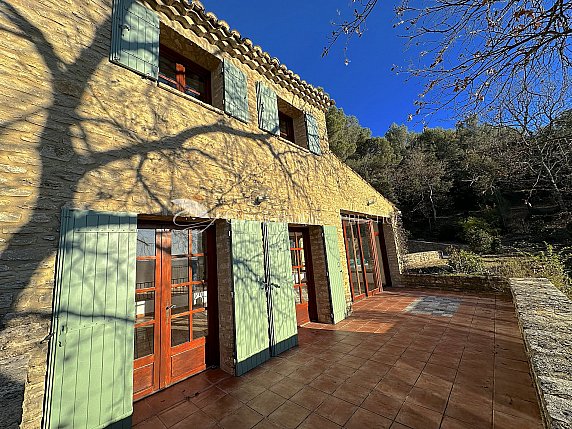 [G. Immobilier de Prestige] A Saint Marcellin les Vaison, une villa en pierres avec vue panoramique