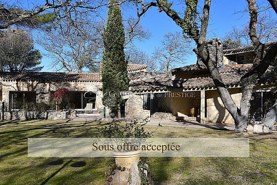 [G. Immobilier de Prestige] A Caromb, une villa de plain-pied avec piscine et tennis