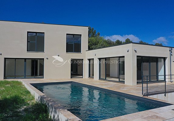 [G. Immobilier de Prestige] Proche de Vaison-La-Romaine, une villa contemporaine neuve avec vue 