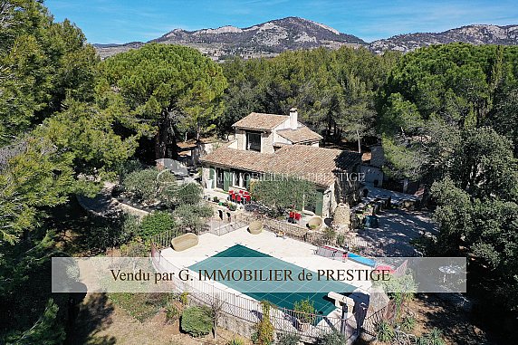 [G. Immobilier de Prestige] A Beaumes de Venise une demeure avec gîte et vue 