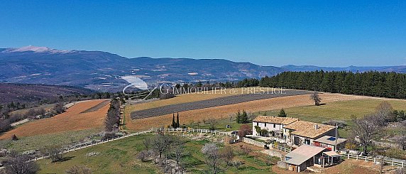 [G. Immobilier de Prestige] En exclusivité, à Sault une propriété vue Ventoux sur 100 hectares en pleine nature