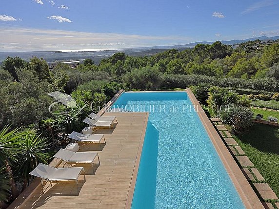 [G. Immobilier de Prestige] Espagne, Mallorca, Puntiro, villa dans un quartier résidentiel calme avec vue